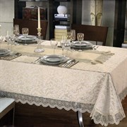 Скатерть  с кружевами